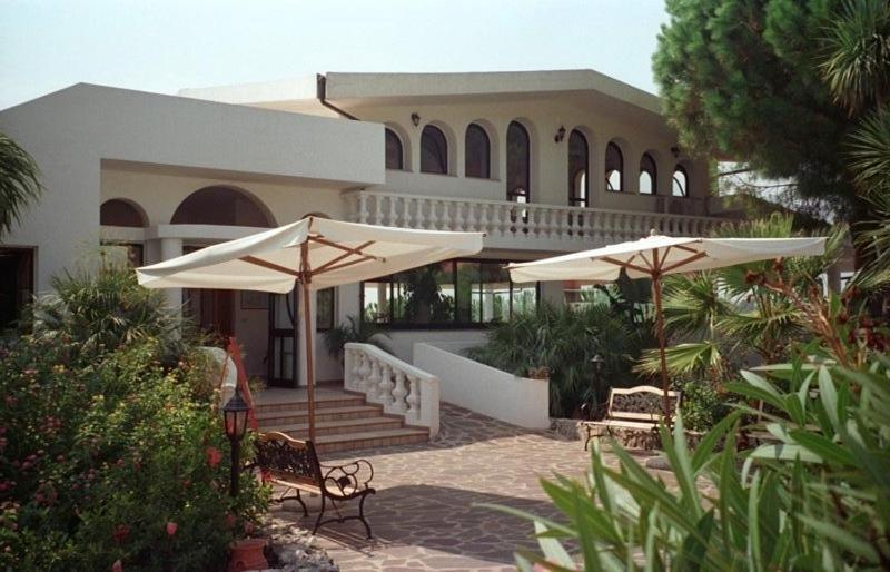 Villaggio Pineta Petto Bianco Capo Vaticano Ngoại thất bức ảnh