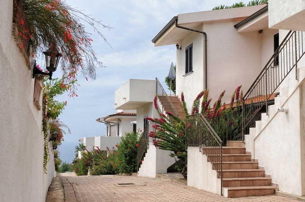 Villaggio Pineta Petto Bianco Capo Vaticano Ngoại thất bức ảnh
