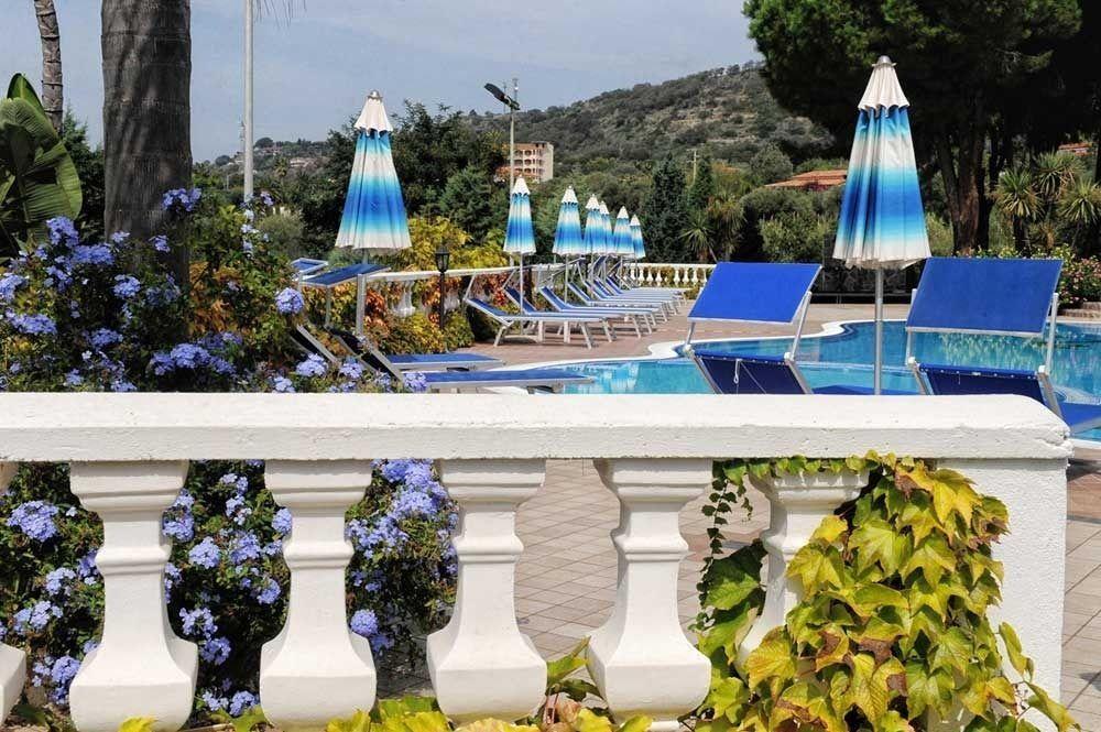 Villaggio Pineta Petto Bianco Capo Vaticano Ngoại thất bức ảnh