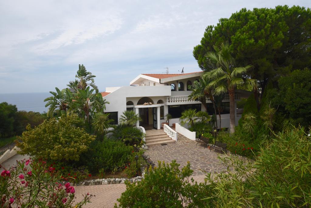 Villaggio Pineta Petto Bianco Capo Vaticano Ngoại thất bức ảnh
