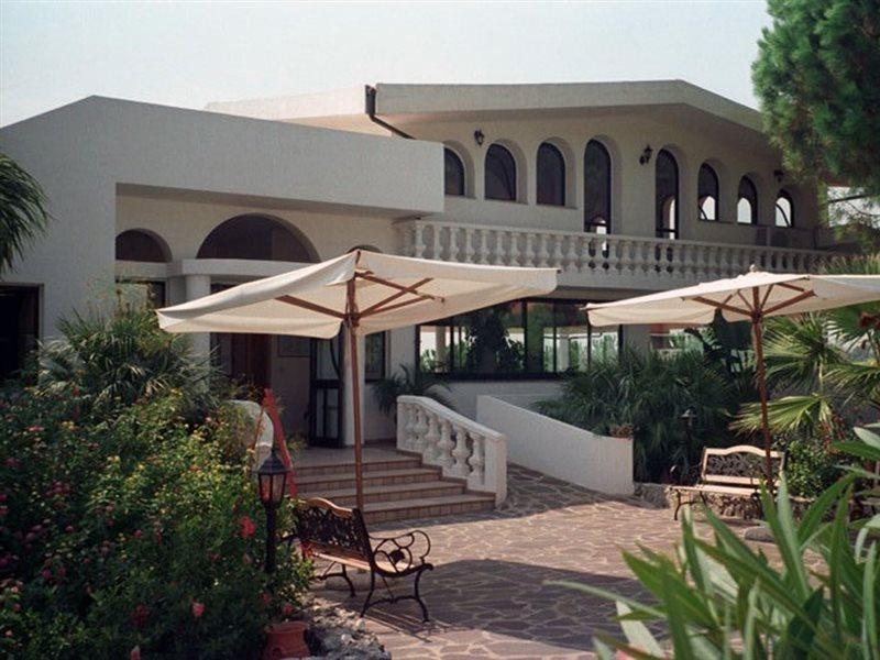 Villaggio Pineta Petto Bianco Capo Vaticano Ngoại thất bức ảnh